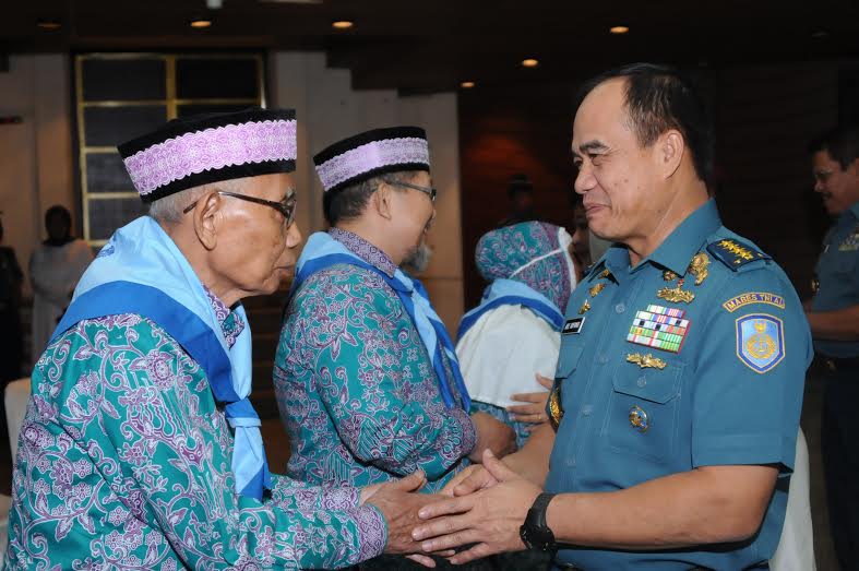 KSAL Lepas 134 Calon Jamaah Haji TNI AL 2015