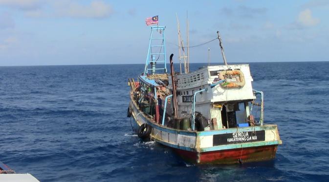 Kapal Berbendera Malaysia Tertangkap di Laut Tarempa