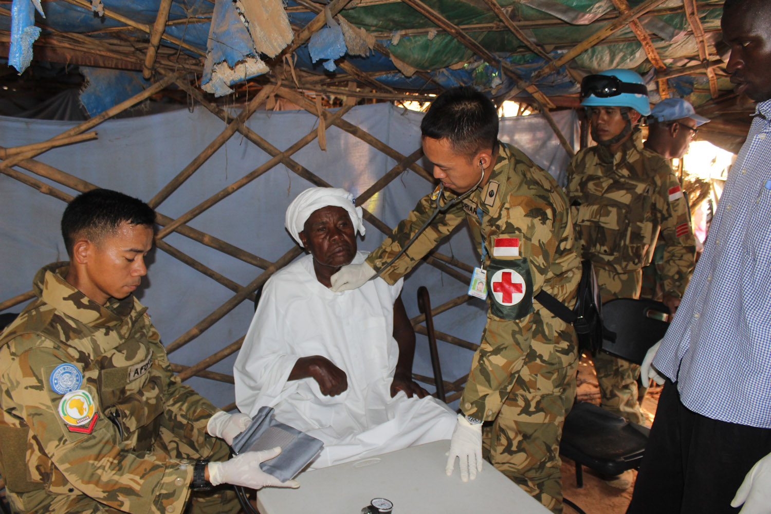 Indobatt Gelar Pengobatan Gratis Bagi 150 Warga Sipil Darfur