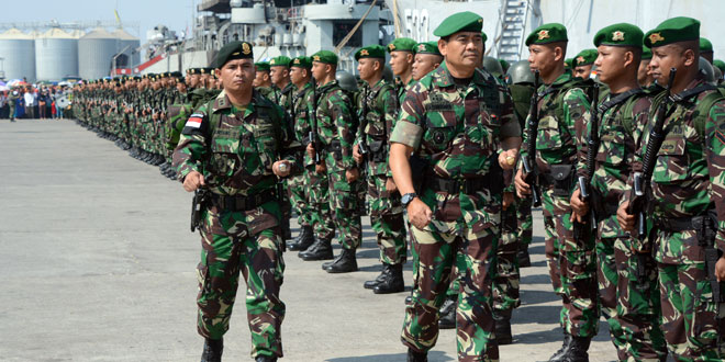 2 KRI Berangkatkan 950 Prajurit ke Perbatasan RI-PNG