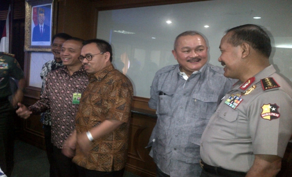 Bahas Penanggulangan Asap