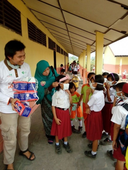 Dompet Dhuafa Edukasi Penggunaan Masker N95 Bagi Siswa SD