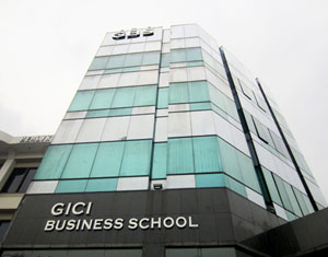 Lawan Pemerintah, STIE GICI Depok Sewa Yusril