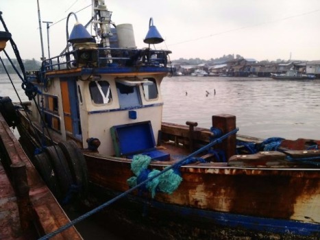 KRI Sultan Hasanuddin -366 Tangkap Dua Kapal Ikan Filipina