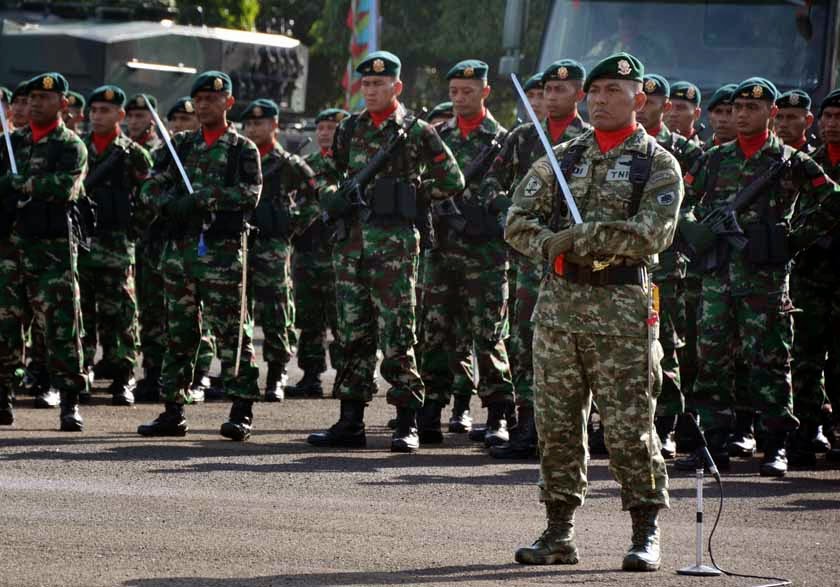 Jokowi Tiba, Upacara HUT TNI ke-70 Dimulai