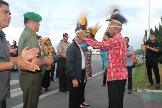 KSAD Diangkat Jadi Panglima Lapangan Adat Pegunungan Tengah