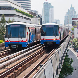 Proyek Jalan Kereta Layang Masih Fokus Bangun Tiang