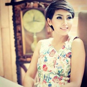 Model Rambut Pendek Fenita Arie 