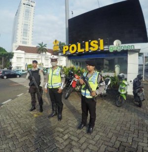 Aparat Bersenjata Masih Berjaga-jaga Di Jakarta