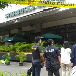 Bom Starbucks Tidak Incar Warga Sipil