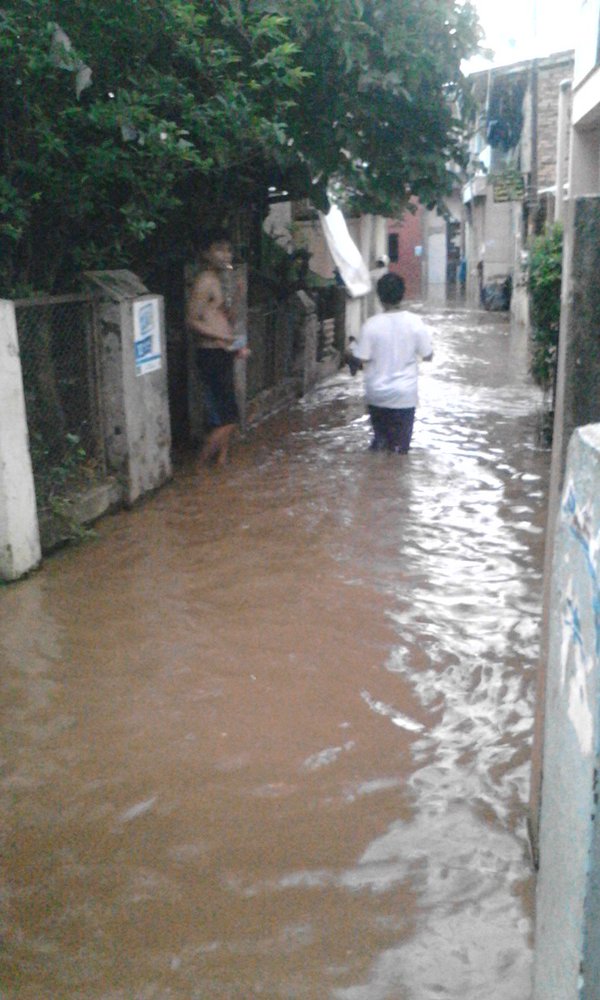 Jakarta Diguyur Hujan Semalaman, Sejumlah Lokasi Dilanda Banjir