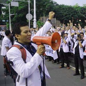 Demo Istana, Ratusan Dokter Ogah Diperbudak BPJS
