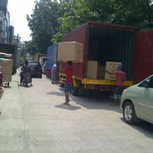 Pungutan Liar Warnai Bongkar Muat Barang Di Pasar Pagi Asemka