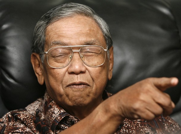 Kedekatan Presiden Gus Dur Dengan TNI AL