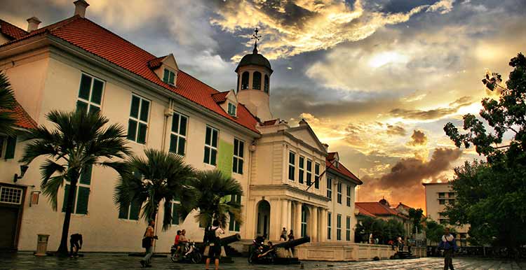 Ahok Berencana Percantik Kota Tua