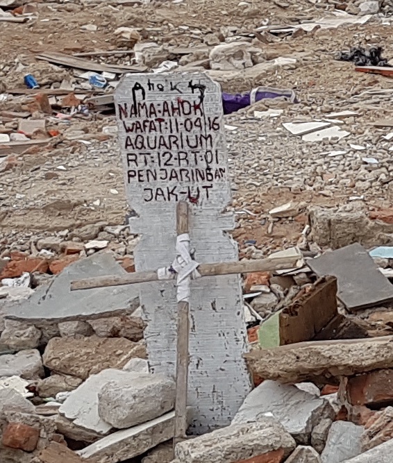 Warga Pasar Ikan Pindahkan "Makam Ahok"