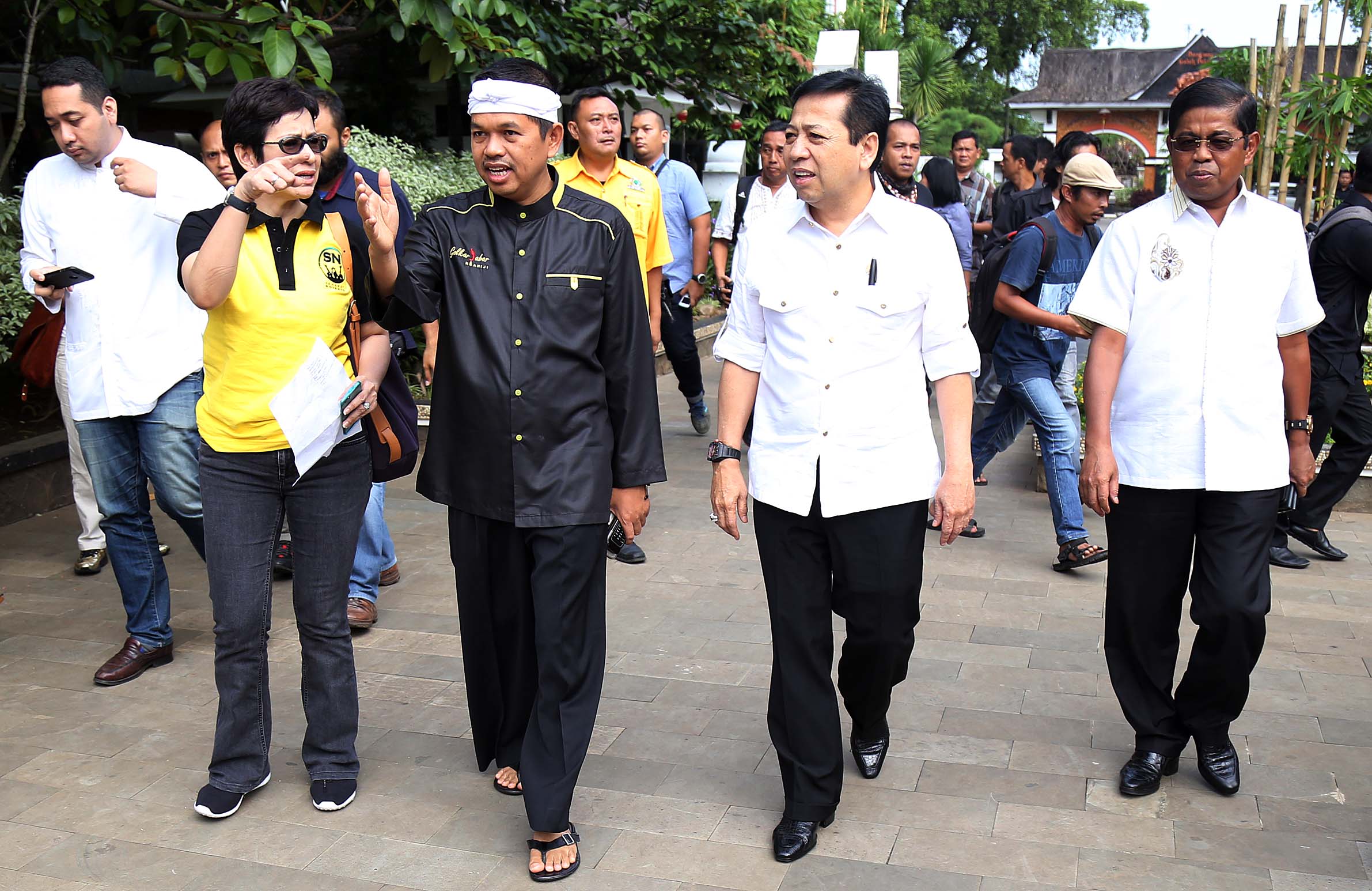 Ketum Golkar Ajungi Jempol Sewa Kios Gratis Di Purwakarta