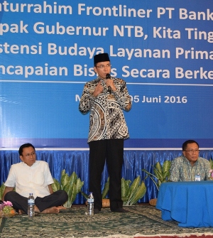 Tiga Pesan Tuan Guru Bajang Kepada Frontliner Bank NTB