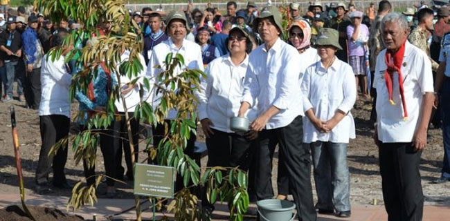 Presiden: Perbukitan Dan Areal Danau Toba Akan Kita Hijaukan Total Kembali