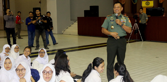 Panglima TNI Pompa Semangat Ribuan Mahasiswa Baru UI