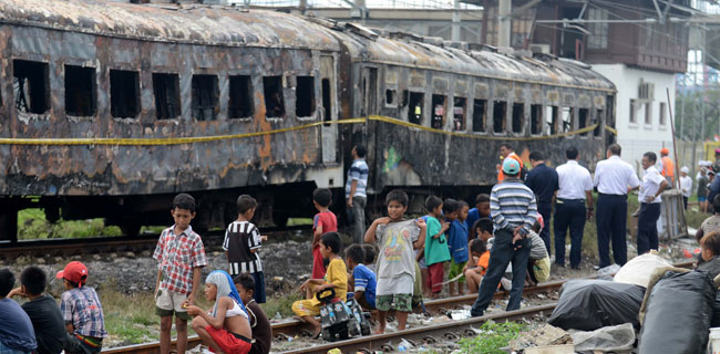 Kereta Kertajaya Terbakar