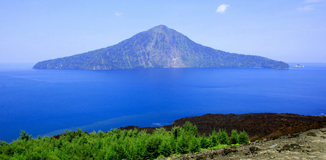 Pengunjung Tak Boleh Terlalu Dekat Puncak Anak Krakatau