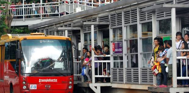 Penumpang Transjakarta Tak Bertambah Pascapenerapan Ganjil Genap