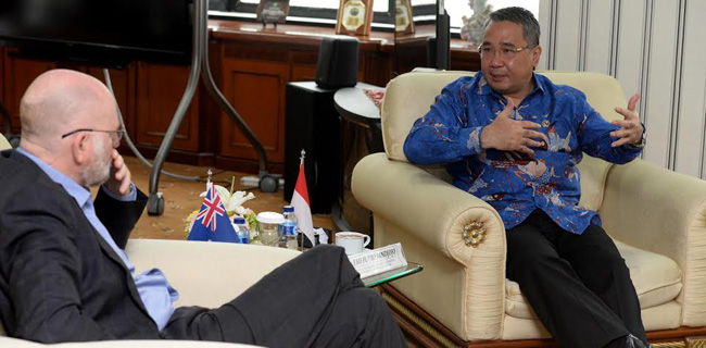 Menteri Desa Tidak Mau Bantuan Uang Dari Australia