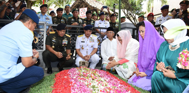 Jenderal Gatot: Generasi Muda TNI Perlu Teladani Gus Dur Dan KH Hasyim Asyari