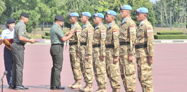 307 Prajurit TNI Terima Tanda Kehormatan