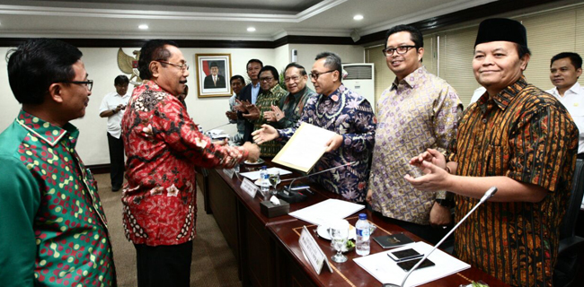 Pimpinan MPR Rapat Konsultasi Bersama Kelompok DPD