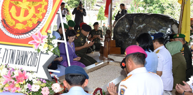 HUT TNI, Jenderal Gatot Ajak Ziarah Ke Makam Bung Karno Dan Jenderal Sudirman