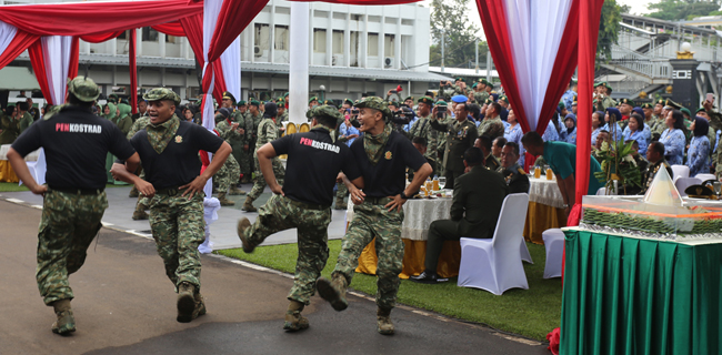 Markas Kostrad Gelar Lomba Tari Maumere Meriahkan HUT TNI