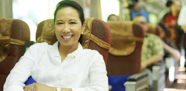 Menteri Rini Sentil KAI Jangan Cuma Andalin Tiket