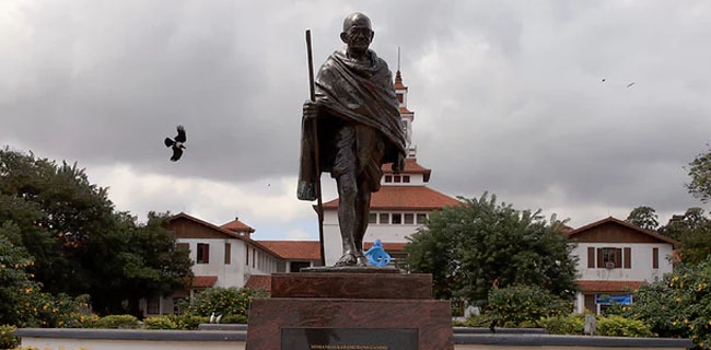Dinilai Rasis, Patung Mahatma Gandhi Segera Dipindahkan Dari Kampus