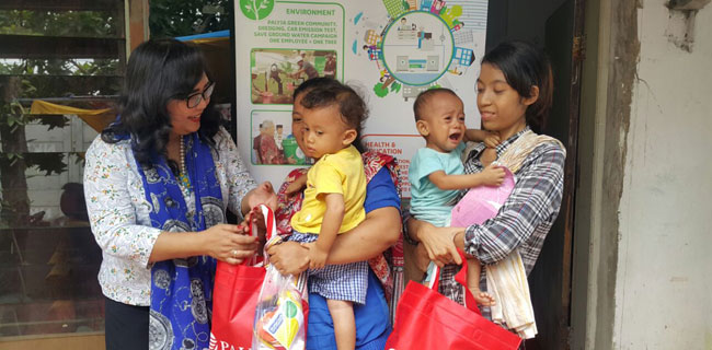 Ibu-Ibu Pesing Koneng Merasa Terbantu Dengan Aksi Sosial Palyja