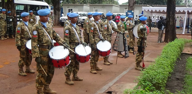 Aksi Tim Drum Band TNI Bikin Tamu UN Day Berdecak Kagum