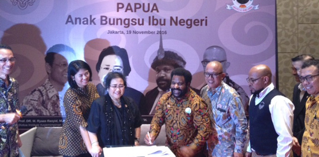 Gelar "Mama Papua" Diberikan Untuk Rachma