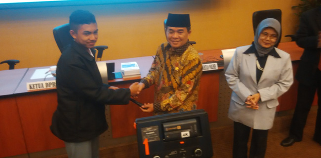 Akom Berharap Peserta Parlemen Remaja Bisa Jadi Anggota Dewan