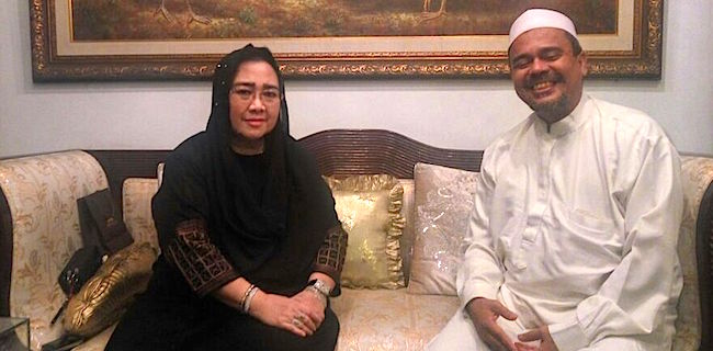 Rachmawati Menyambut Habib Rizieq