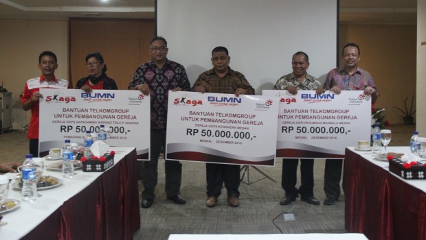 TelkomGroup Berbagi Menebar Kasih Di Natal Dan Tahun Baru