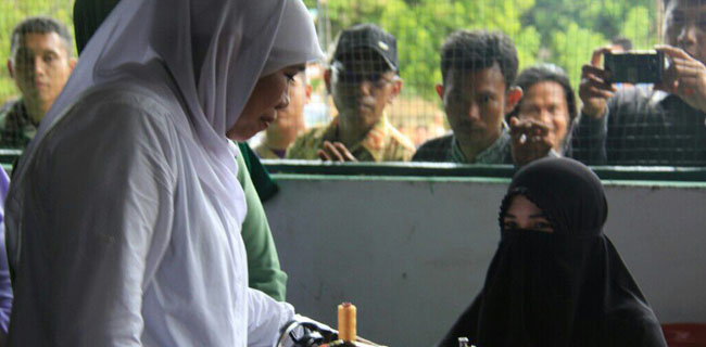 Mensos Serahkan Bansos Dan Serukan Kerukunan Di Poso