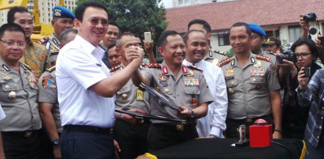 Tito Karnavian, KPK dan Tersangkanya Ahok