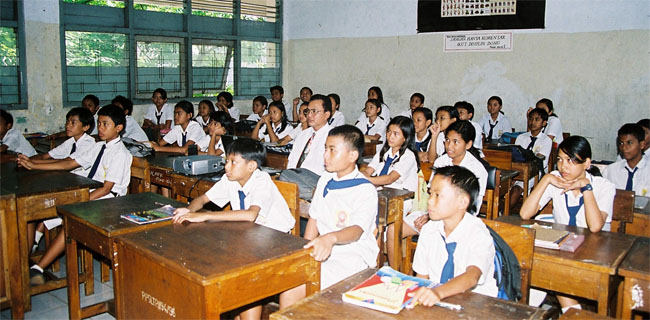 Komite Galang Dana Pakai Nama Sekolah Atau Yayasan?