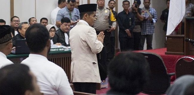 Ahok Tak Bisa Mengelak Dari Pokok Perkara, Terpaksa Cari-Cari Kesalahan Saksi