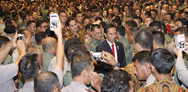 Jokowi: Babinsa Dan Babinkantibmas Harus Luruskan Informasi Salah