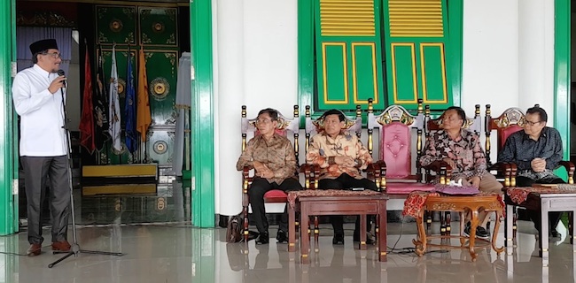 Sambutan Hangat Sultan Tidore