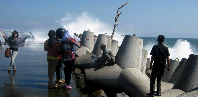 Pemprov DKI Segera Bangun <i>Breakwater</i> Di 3 Pulau