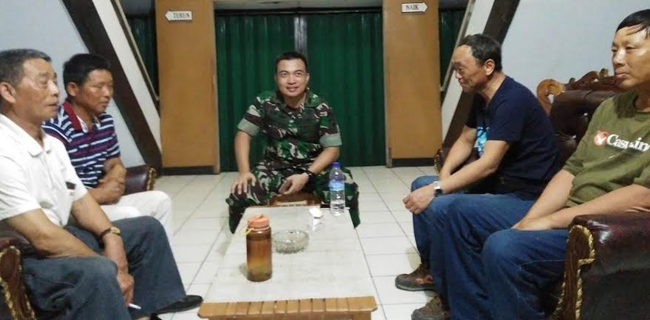 Kodim Singkawang Serahkan Lima WNA Cina Ke Imigrasi