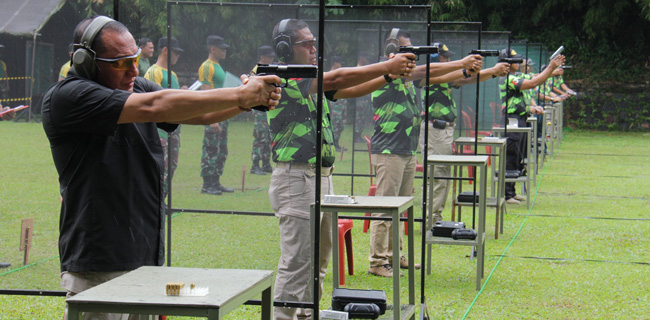 TNI Dan Polri Tanding Menembak Di IPSC Level II Kostrad